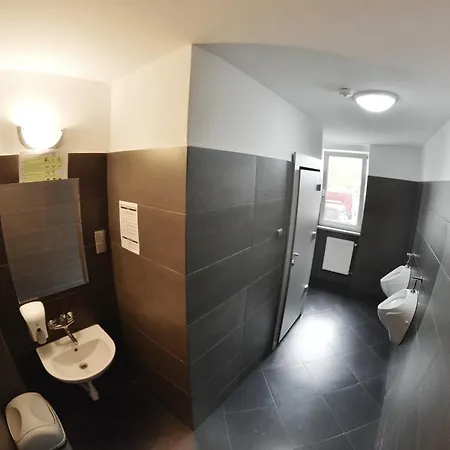 Hostel - Opal *